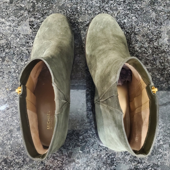 MICHAEL KORS Lainey Zip-Up Boots Padded Round Toe Logo Stretch Leather - Picture 9 of 13